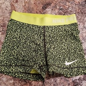 Nike pro shorts - S